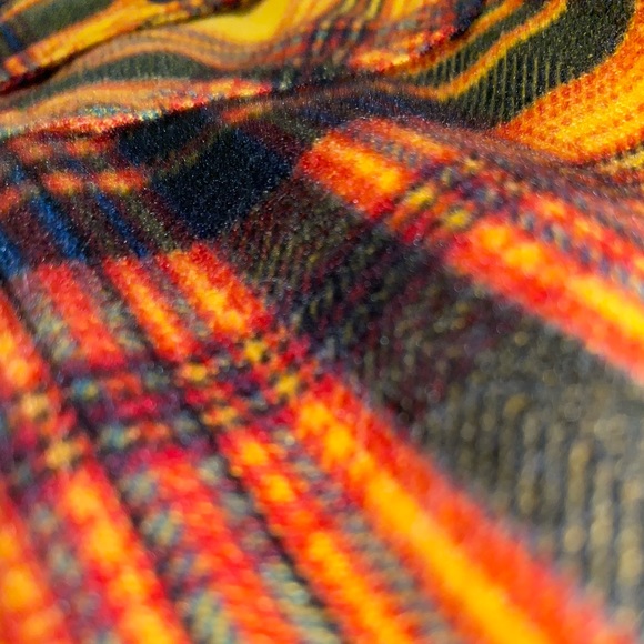 ❣️Button up crop top from FashionNona.❣️ - Picture 3 of 3